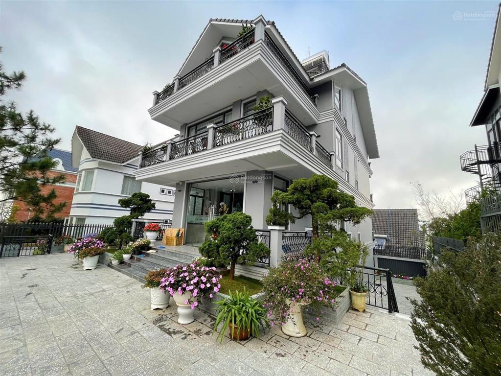 Bán gấp villa kinh doanh mặt tiền đường lý nam đế đà lạt.