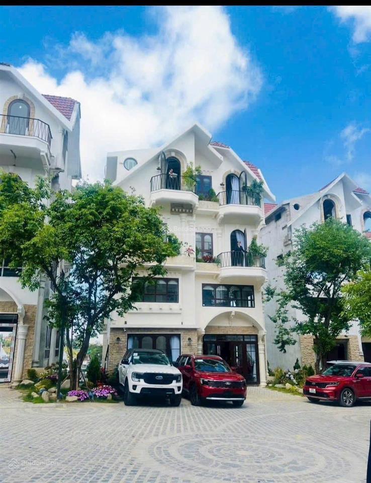 Bán gấp villa đẳng cấp xịn sò tại đỉnh đồi trịnh hoài đức, đà lạt