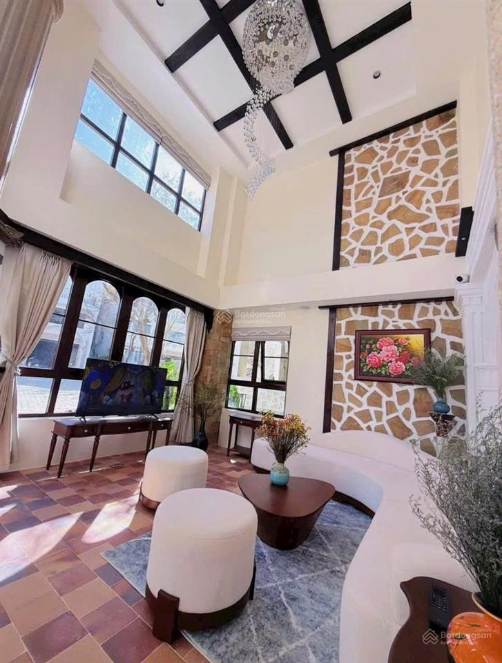 Bán gấp villa đẳng cấp xịn sò tại đỉnh đồi trịnh hoài đức, đà lạt