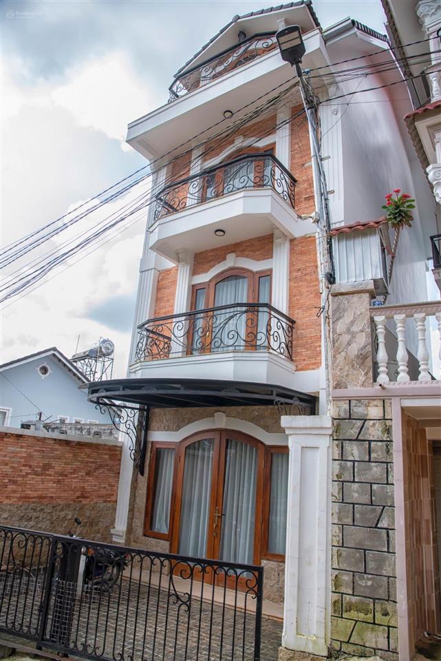 Bán gấp nhà mới xịn sò hiện đại tại đường ngô văn sở đà lạt.