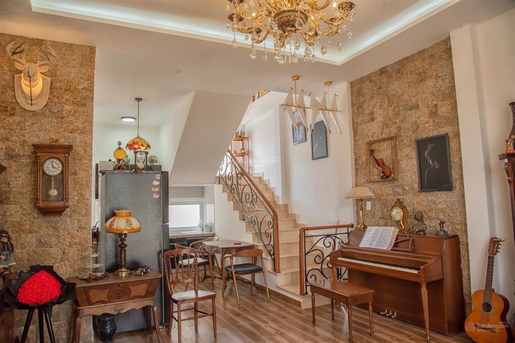 Bán gấp nhà mới xịn sò hiện đại tại đường ngô văn sở đà lạt.