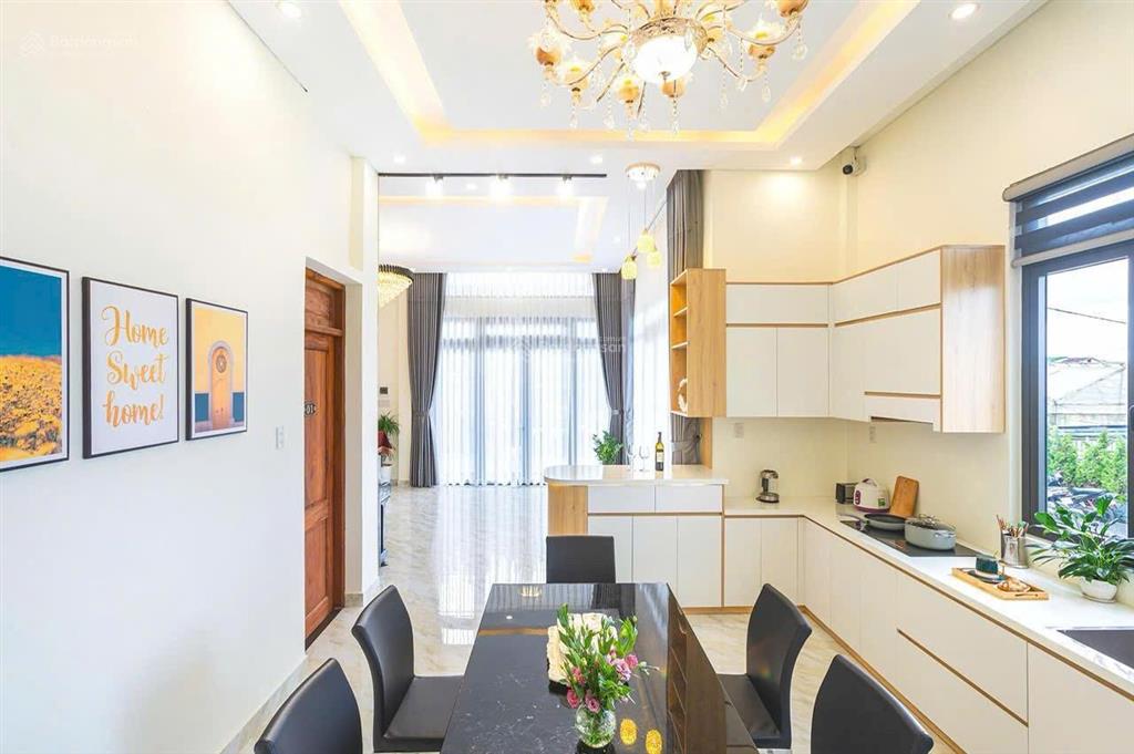 Bán gấp villa sân vườn rộng tại đường nguyên tử lực đà lạt.