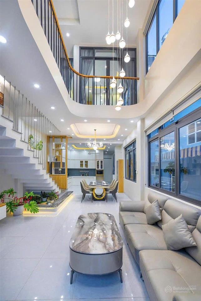 Bán gấp villa sân vườn rộng tại đường nguyên tử lực đà lạt.