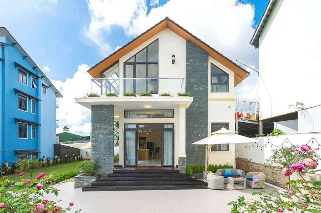 Bán gấp villa sân vườn rộng tại đường nguyên tử lực đà lạt.