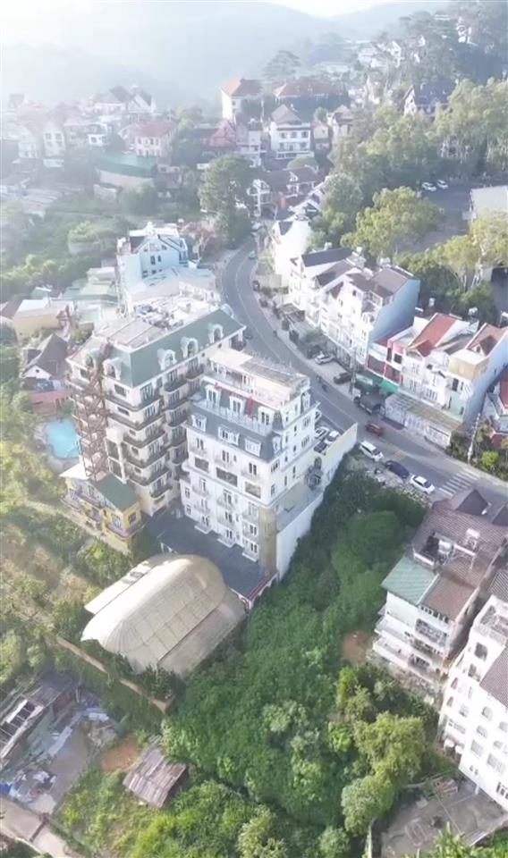 Bán gấp khách sạn 3 sao mặt tiền đường tô hiến thành đà lạt giá tốt