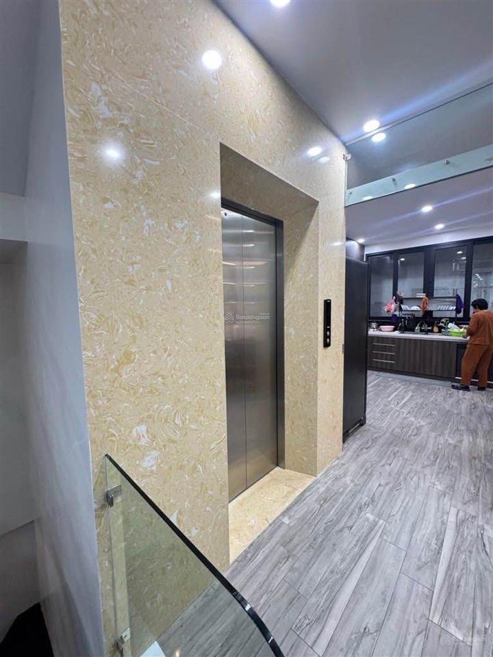 Bán nhà văn quán 100m2, 5t, ô tô tránh nhau, sẵn thang máy 7.9tỷ