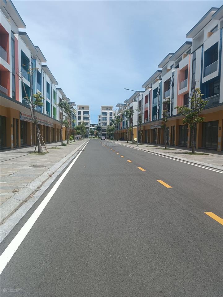 Bán gấp shophouse 6,8 tỷ, 117m² tại meyhomes capital phú quốc, căn một trong số ít giá cắt lỗ.