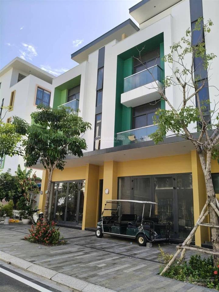 Bán shophouse tại meyhomes capital phú quốc, giá siêu rẻ 6,3 tỷ, 117m2, hiếm có 1 căn.