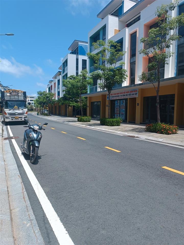 Bán shophouse tại meyhomes capital phú quốc, giá cắt lỗ 5,4 tỷ, dt94,25 m2