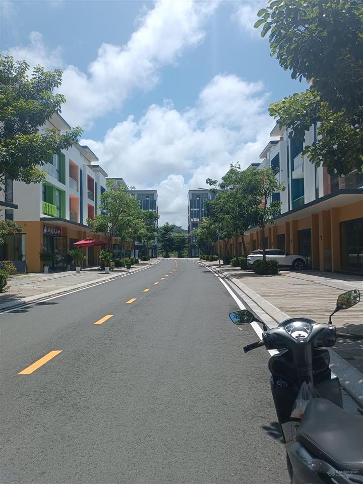 Bán shophouse tại meyhomes capital phú quốc, giá cắt lỗ 5,4 tỷ, dt94,25 m2