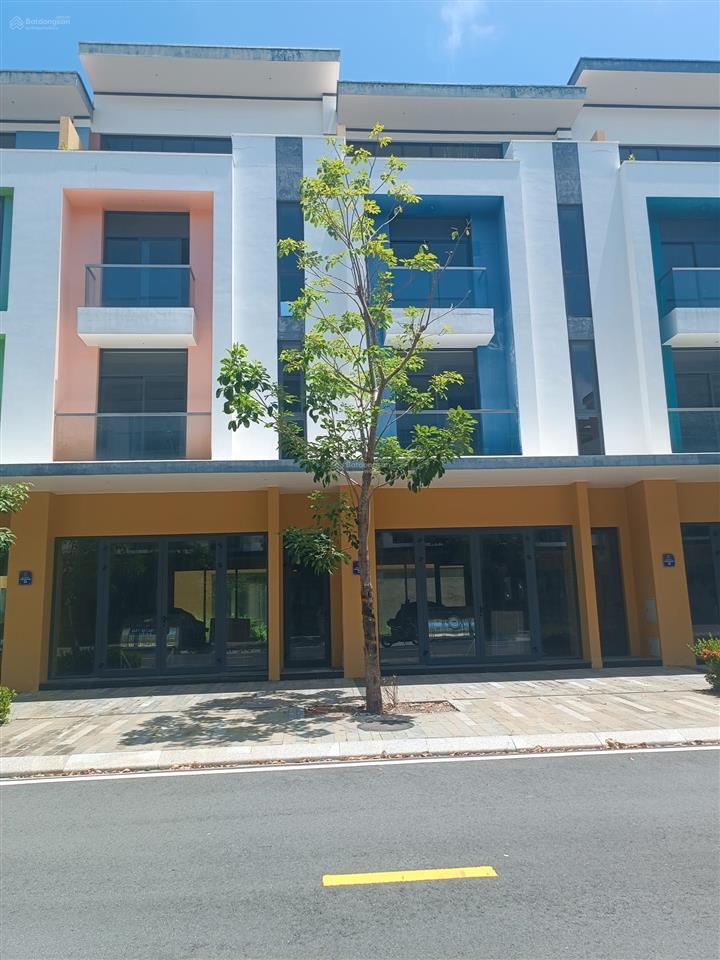 Bán shophouse tại meyhomes capital phú quốc, giá cắt lỗ 5,4 tỷ, dt94,25 m2