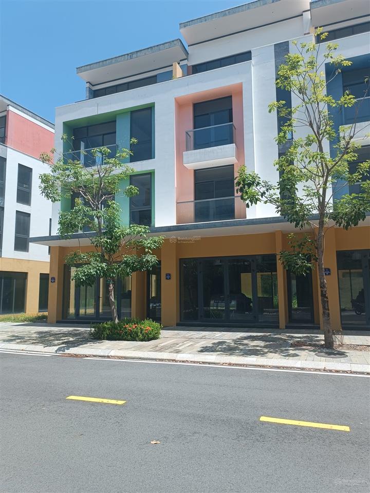 Bán shophouse tại meyhomes capital phú quốc, giá cắt lỗ 5,4 tỷ, dt94,25 m2