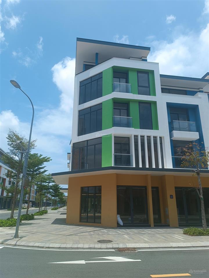 Bán căn shophouse meyhomes capital phú quốc giá cắt lỗ sâu, căn đẹp hiếm nhất có 5 tầng
