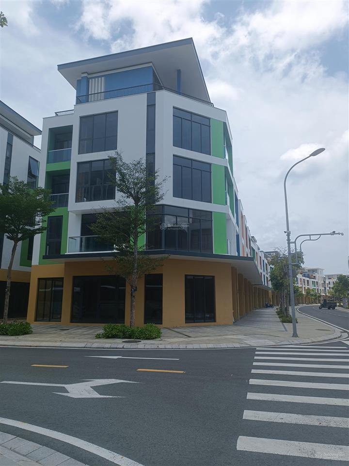 Bán căn shophouse meyhomes capital phú quốc giá cắt lỗ sâu, căn đẹp hiếm nhất có 5 tầng