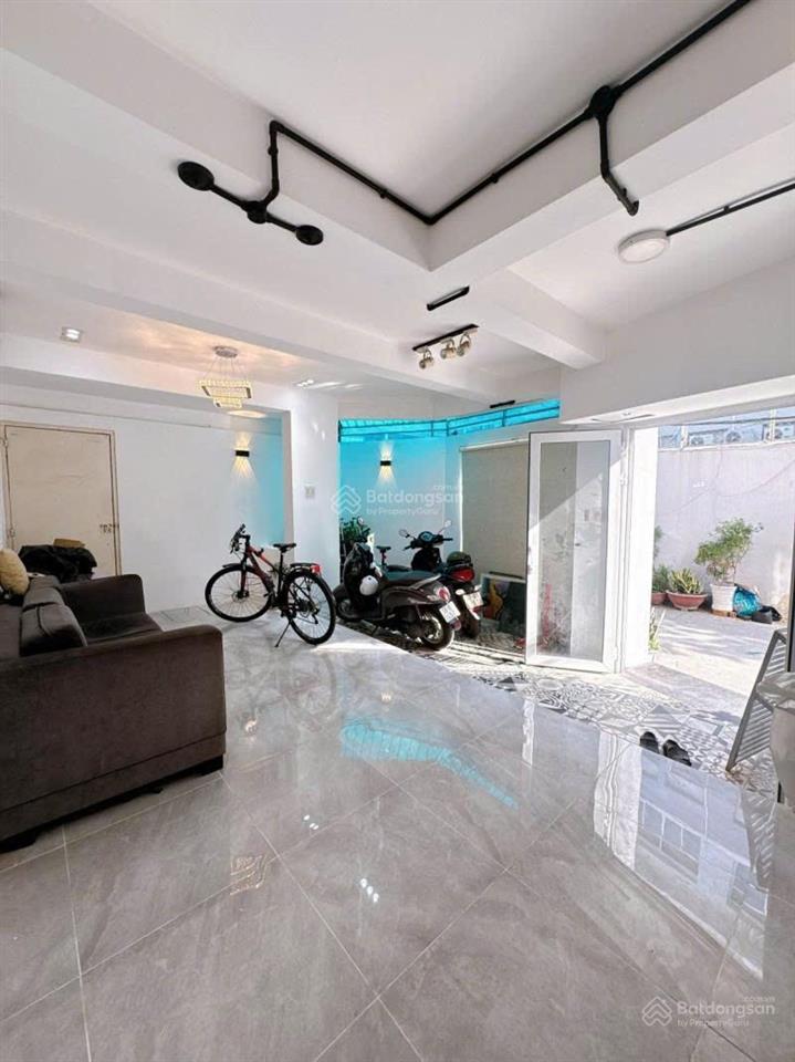 Nhà 5 tầng chính chủ xây tâm huyết ở  hẻm trước nhà rộng hơn 5m căn góc thoáng mát giá chỉ 6.8 tỷ