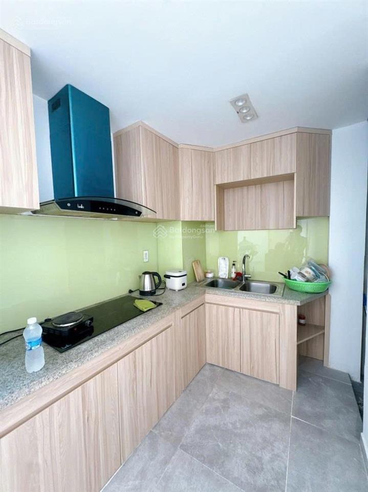 Nhà 5 tầng chính chủ xây tâm huyết ở  hẻm trước nhà rộng hơn 5m căn góc thoáng mát giá chỉ 6.8 tỷ
