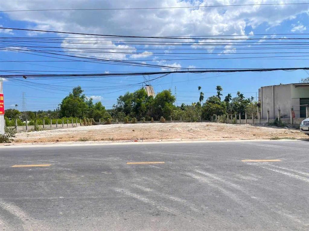 Bán đất MT Hùng Vương 1594m2 giá 14,9 tỷ