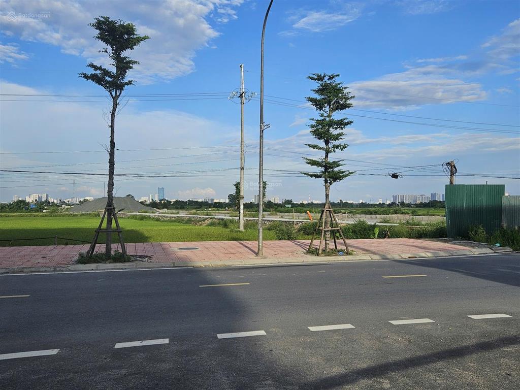 Bán shophouse sơn đồng cạnh góc, hướng đông nam giá đầu tư tốt nhất, giá 12.5 tỷ, sổ đỏ lâu dài