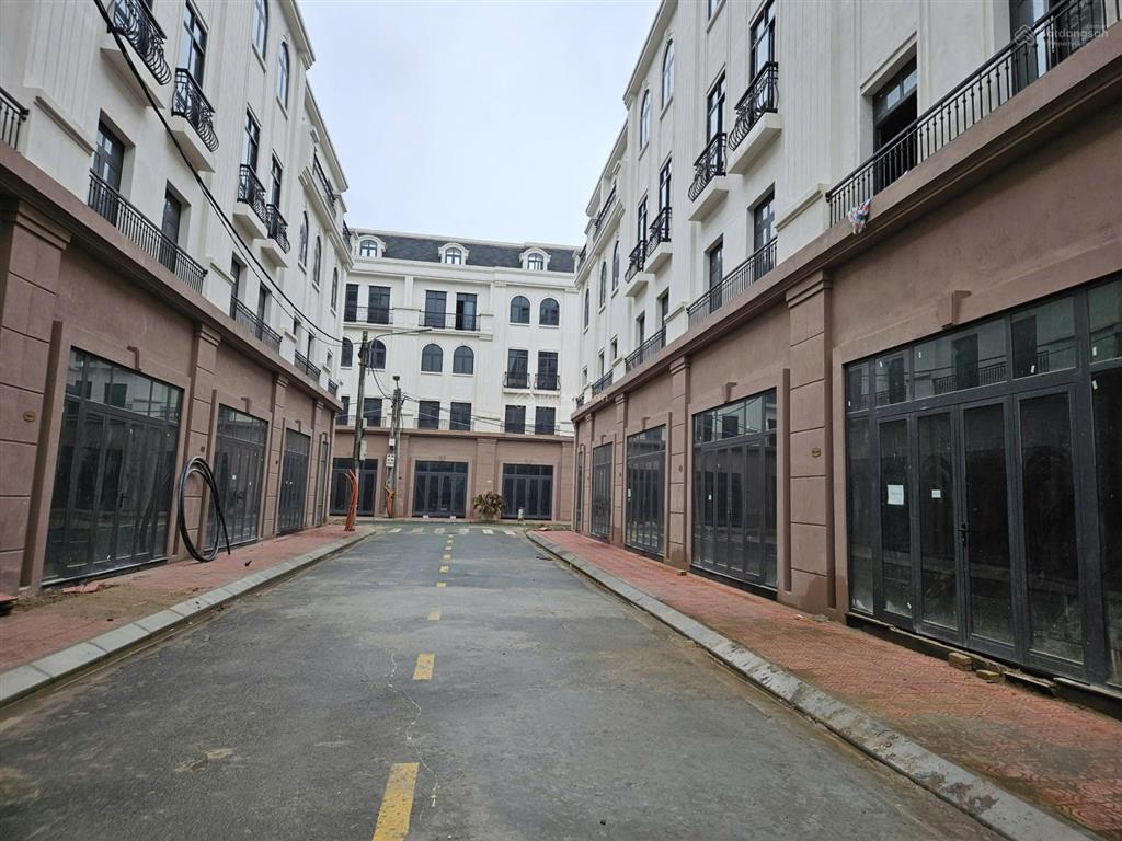 Bán shophouse sơn đồng cạnh góc, hướng đông nam giá đầu tư tốt nhất, giá 12.5 tỷ, sổ đỏ lâu dài