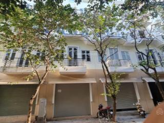 Bán liền kề đô nghĩa 100m2 nhà sẵn sổ đỏ, dãy đẹp. giá bán loanh quanh 16 tỷ cả nhà và đất