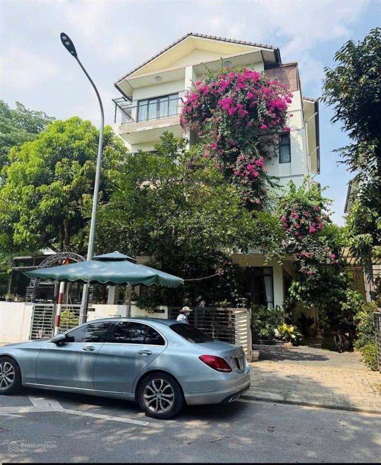 Cho thuê biệt thự vinhomes thăng long full nội thất đẹp, chỉ xách vali vào ở. 20 triệu/tháng