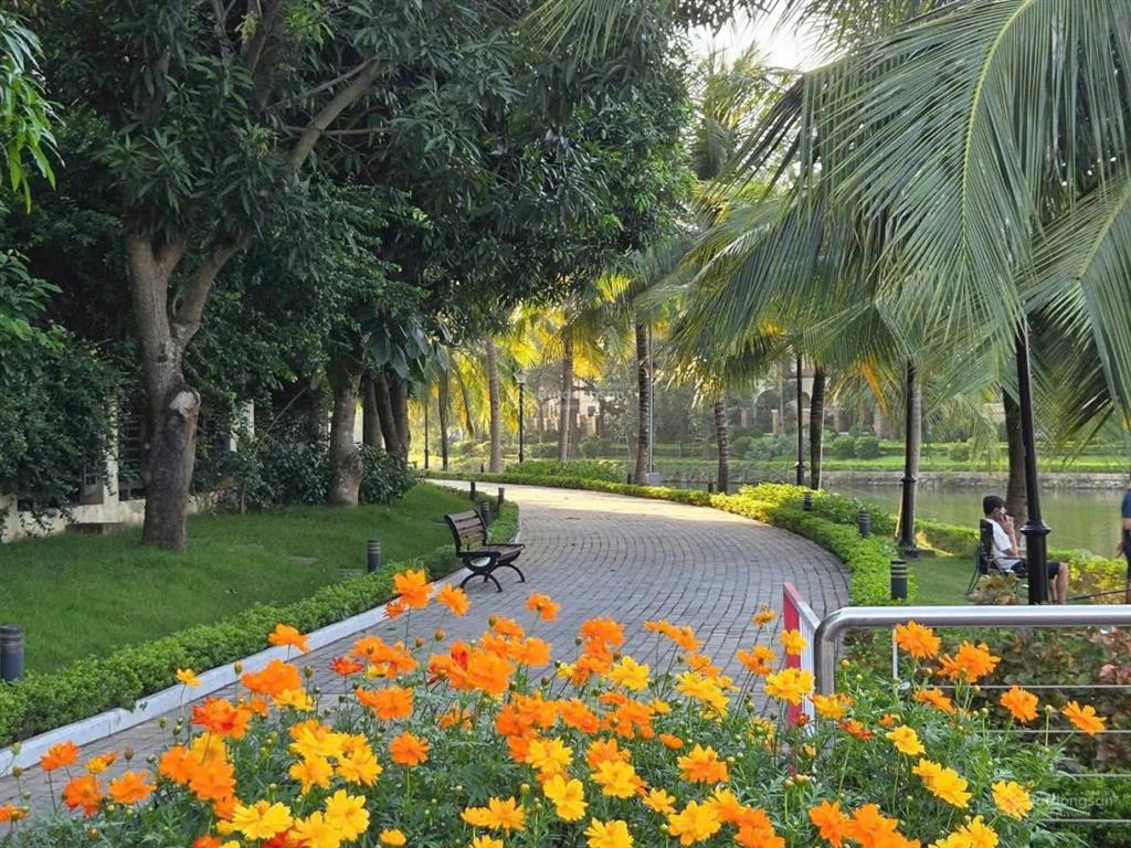 Cho thuê biệt thự vinhomes thăng long full nội thất đẹp, chỉ xách vali vào ở. 20 triệu/tháng