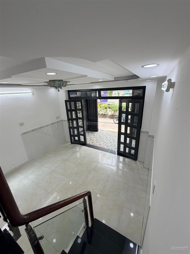 Bán nhà diện tích khủng đường số 11 phường 11 quận gò vấp diện tích 4.5x16m giá 5,39 tỷ