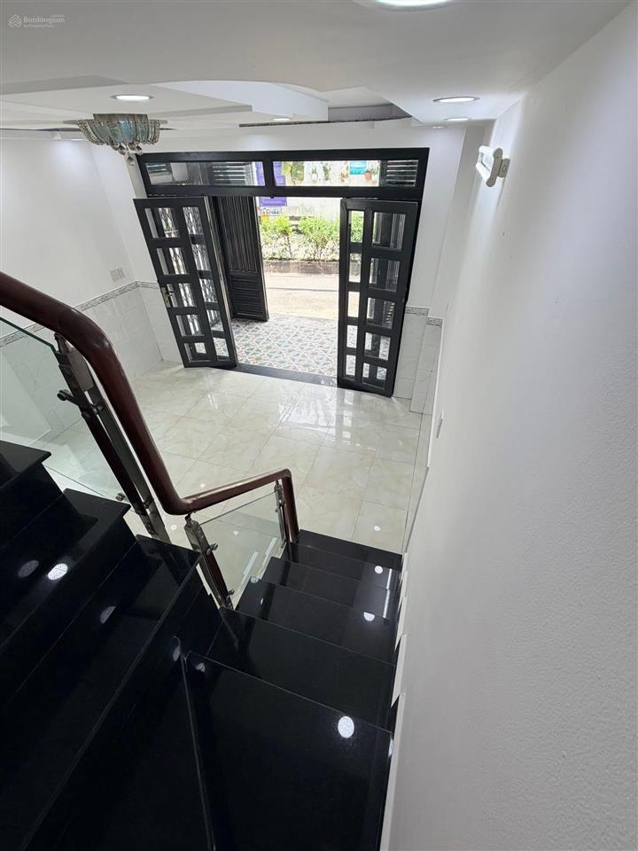 Bán nhà diện tích khủng đường số 11 phường 11 quận gò vấp diện tích 4.5x16m giá 5,39 tỷ