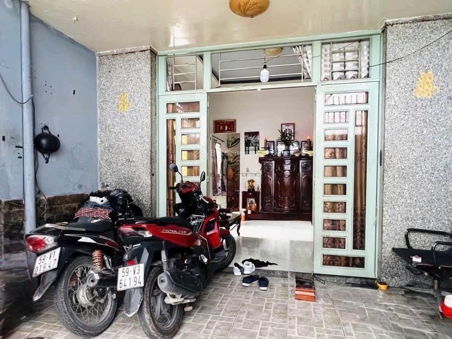 Bán nhà diện tích khủng đường thống nhất phường 16 dt 4,2 x15,5 ty