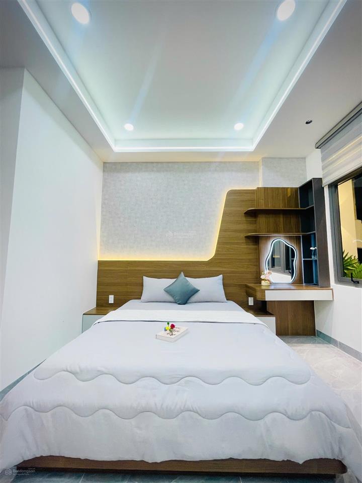 Bán căn nhà xây mới xong phường 8 quận gò vấp diện tích 4 x 11 gia 6,45 ty