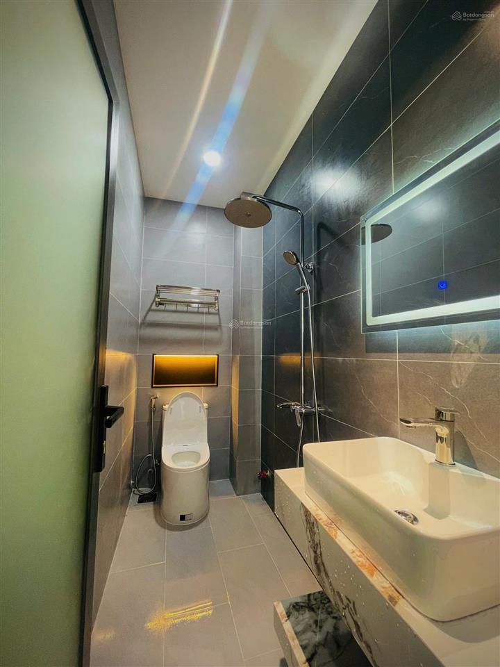 Bán căn nhà xây mới xong phường 8 quận gò vấp diện tích 4 x 11 gia 6,45 ty