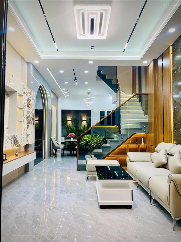 Bán căn nhà xây mới xong phường 8 quận gò vấp diện tích 4 x 11 gia 6,45 ty