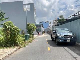 Bán lô đất cực đẹp ngay ngã tu ga q12