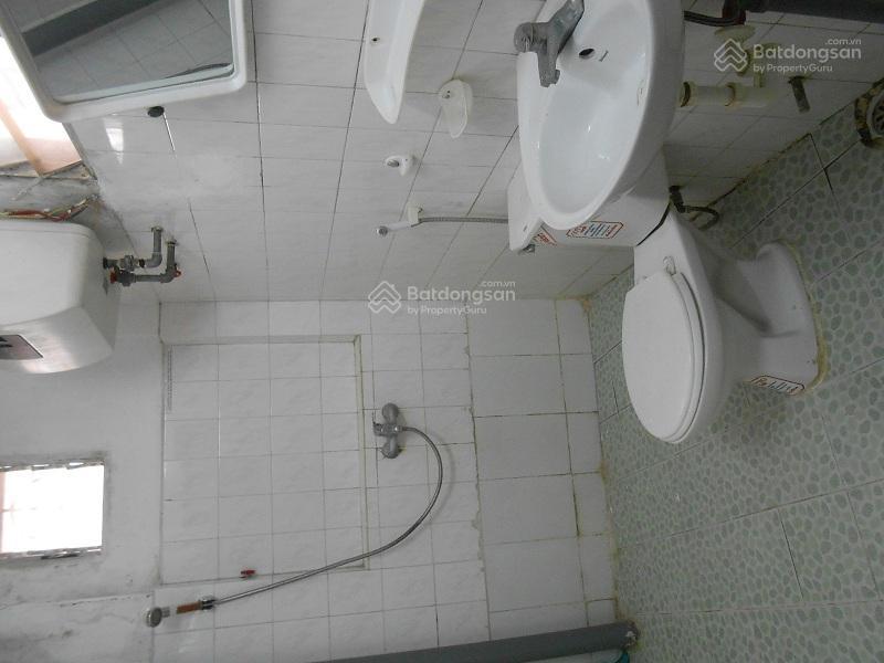 Tầng khép kín 25m2, chợ hôm, sáng thoáng trước sau, ở ngay