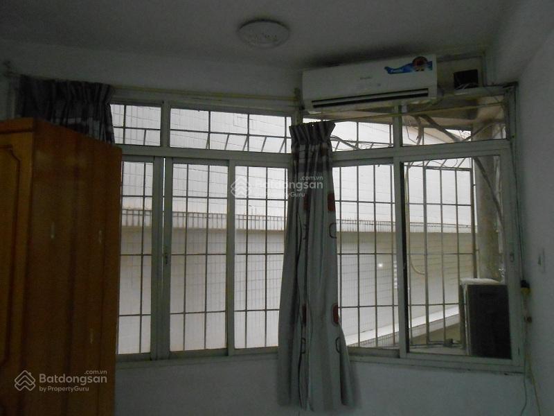 Tầng khép kín 25m2, chợ hôm, sáng thoáng trước sau, ở ngay