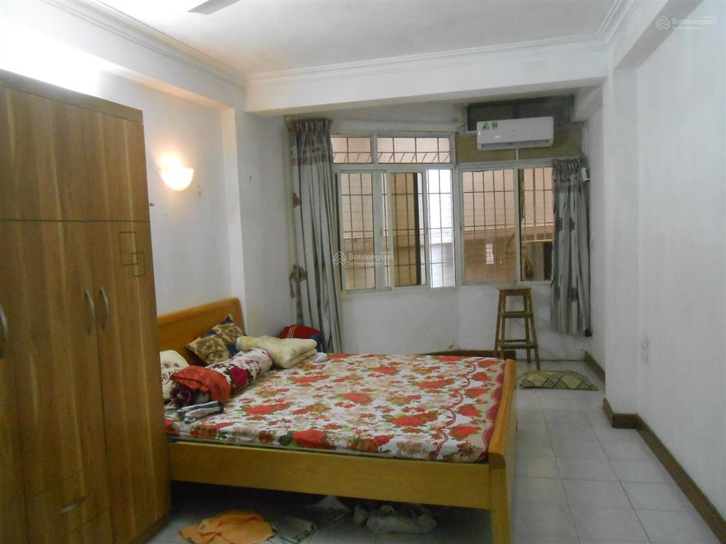 Tầng khép kín 25m2, chợ hôm, sáng thoáng trước sau, ở ngay