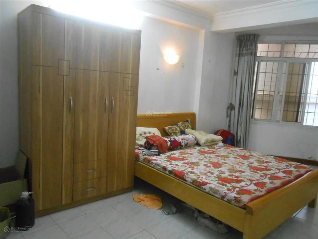 Tầng khép kín 25m2, chợ hôm, sáng thoáng trước sau, ở ngay