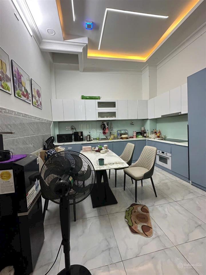 Bán nhà phố chính chủ..khu nhà phố hiệp thành 13..q12 cũ..dt4x13m,,3 lầu đúc 4 tấm 5pn 4wc sân