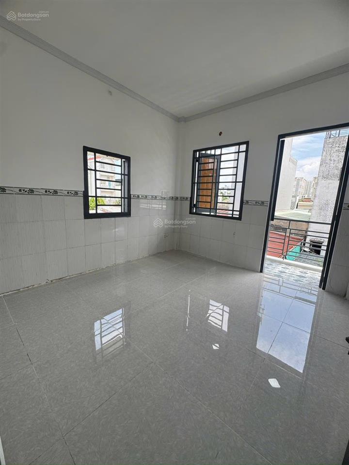 Bán nhà shr. hẻm 3m sát tân chánh hiệp 34. dt 3,3x9m 1 lửng 1 lầu. 3pn 2wc