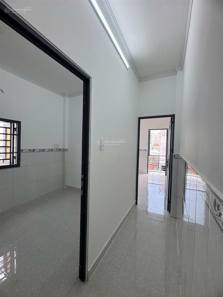 Bán nhà shr. hẻm 3m sát tân chánh hiệp 34. dt 3,3x9m 1 lửng 1 lầu. 3pn 2wc