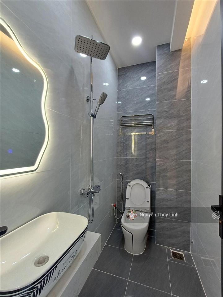 Nhà phố ngã tư ga phường thạnh lộc quận 12 ( gò vấp 5km)