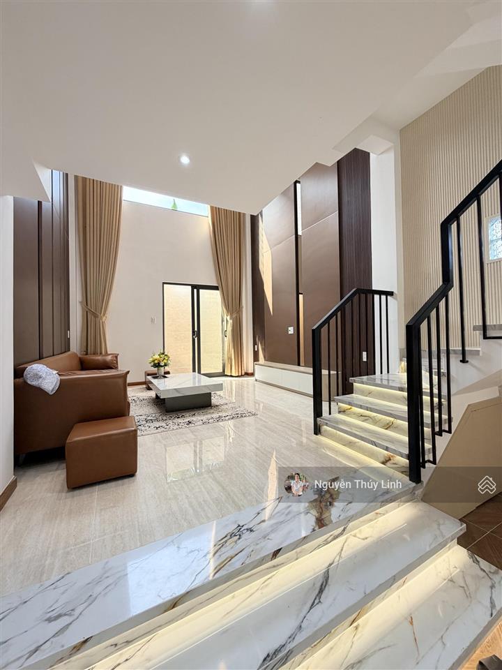 Nhà phố hà huy giáp, phường thạnh lộc, quận 12 (gò vấp 4km  diện tích 5,5m* 12,8m)