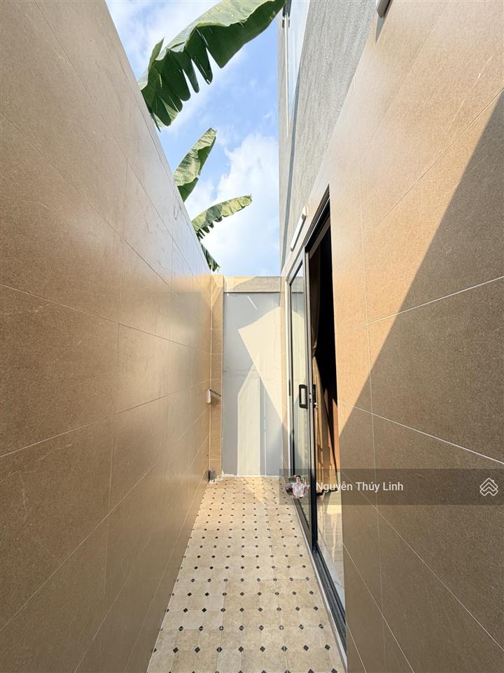 Nhà phố hà huy giáp, phường thạnh lộc, quận 12 (gò vấp 4km  diện tích 5,5m* 12,8m)