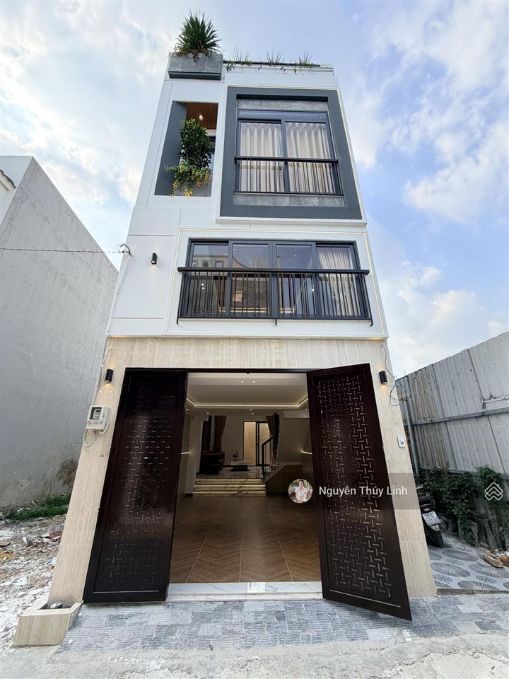 Nhà phố hà huy giáp, phường thạnh lộc, quận 12 (gò vấp 4km  diện tích 5,5m* 12,8m)