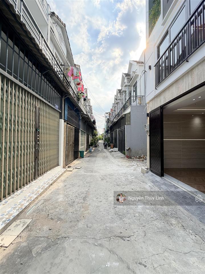 Nhà phố hà huy giáp, phường thạnh lộc, quận 12 (gò vấp 4km  diện tích 5,5m* 12,8m)