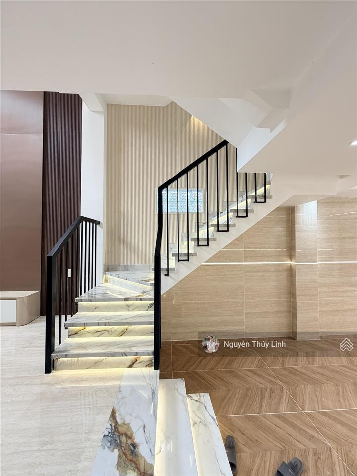 Nhà phố hà huy giáp, phường thạnh lộc, quận 12 (gò vấp 4km  diện tích 5,5m* 12,8m)