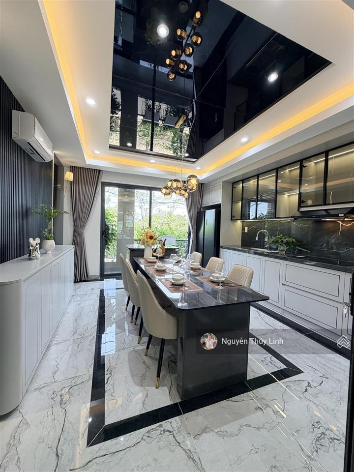 Nhà mặt tiền kinh doanh có thang máy/ ngã tư ga thạnh lộc quận 12 ( thương lượng mạnh)