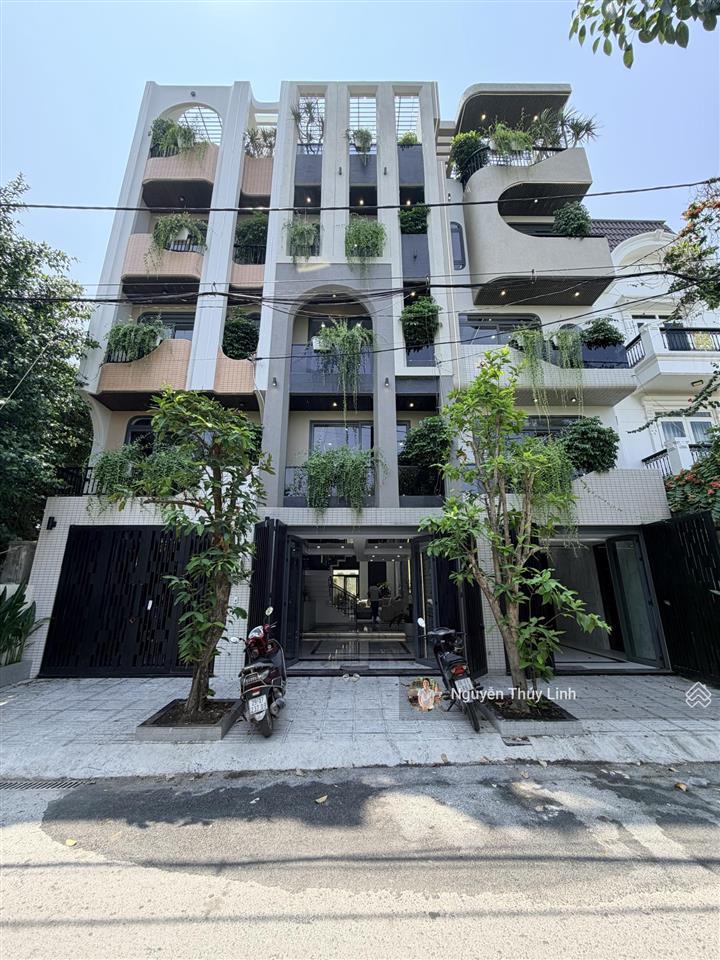 Nhà mặt tiền kinh doanh có thang máy/ ngã tư ga thạnh lộc quận 12 ( thương lượng mạnh)