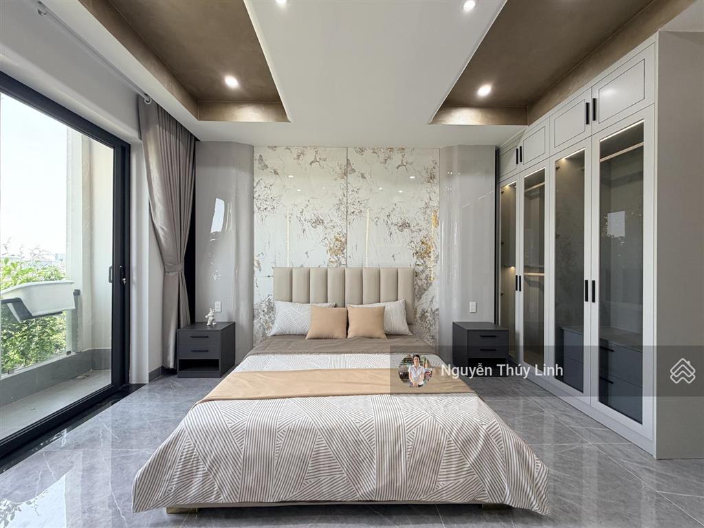 Nhà mặt tiền kinh doanh có thang máy/ ngã tư ga thạnh lộc quận 12 ( thương lượng mạnh)