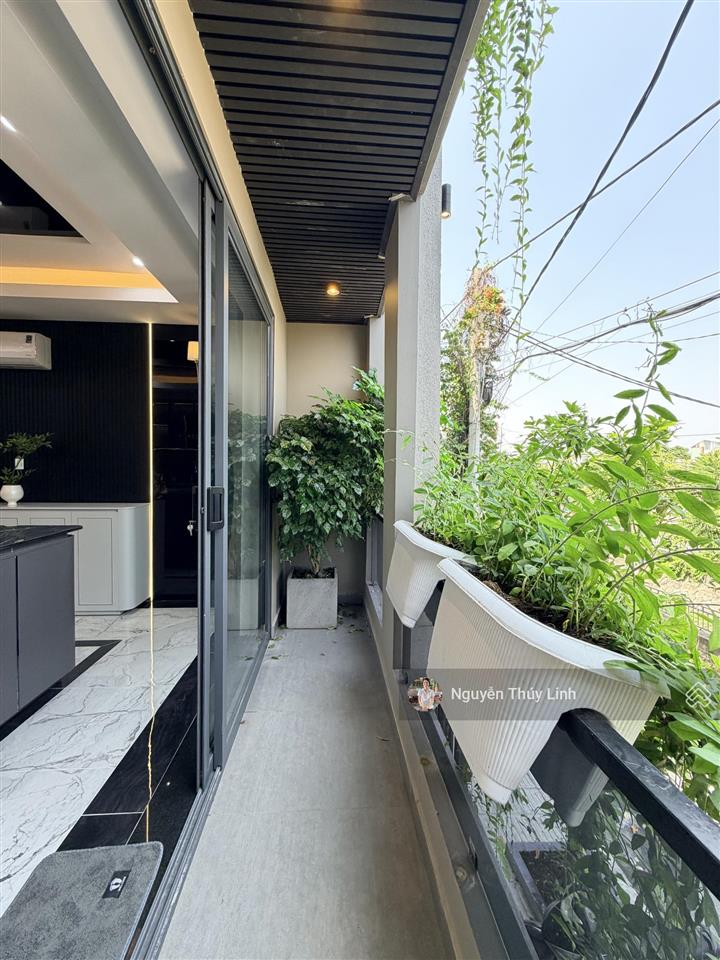 Nhà mặt tiền kinh doanh có thang máy/ ngã tư ga thạnh lộc quận 12 ( thương lượng mạnh)